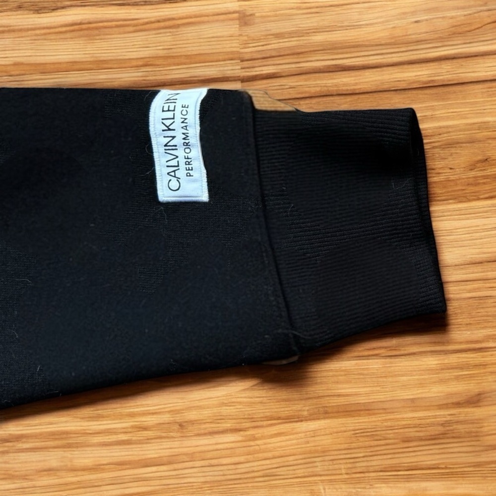 Calvin Klein Performance Cropped Fleece Sweatshirt Medium Athleisure Top - Picture 3 of 3